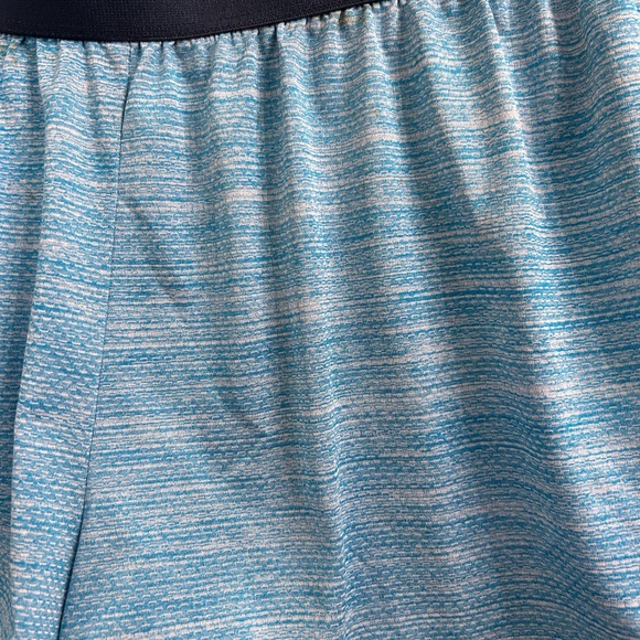 2 Champion Active Double Layer Shorts - Picture 12 of 15